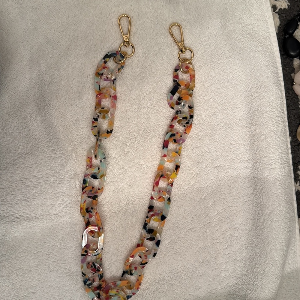 NWOT. Chain strap